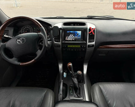 Сірий Тойота Ленд Крузер Прадо, об'ємом двигуна 3.96 л та пробігом 190 тис. км за 13900 $, фото 11 на Automoto.ua