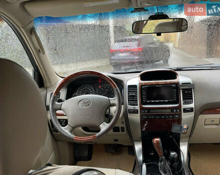 Серый Тойота Ленд Крузер Прадо, объемом двигателя 3.96 л и пробегом 305 тыс. км за 16300 $, фото 19 на Automoto.ua