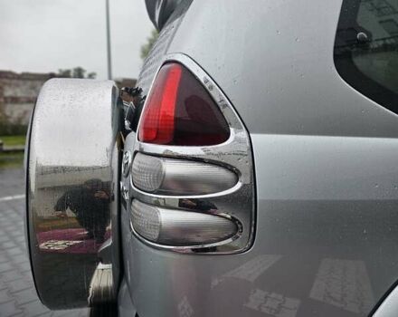 Серый Тойота Ленд Крузер Прадо, объемом двигателя 4 л и пробегом 335 тыс. км за 11550 $, фото 13 на Automoto.ua