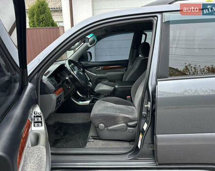 Сірий Тойота Ленд Крузер Прадо, об'ємом двигуна 4 л та пробігом 234 тис. км за 16400 $, фото 7 на Automoto.ua