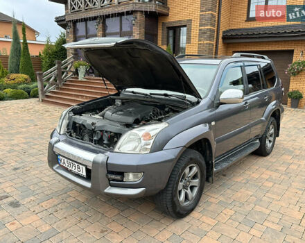 Серый Тойота Ленд Крузер Прадо, объемом двигателя 4 л и пробегом 298 тыс. км за 15300 $, фото 26 на Automoto.ua