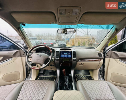 Серый Тойота Ленд Крузер Прадо, объемом двигателя 2.7 л и пробегом 173 тыс. км за 12500 $, фото 18 на Automoto.ua