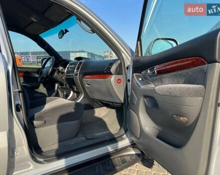 Сірий Тойота Ленд Крузер Прадо, об'ємом двигуна 4 л та пробігом 166 тис. км за 17500 $, фото 6 на Automoto.ua