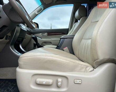 Серый Тойота Ленд Крузер Прадо, объемом двигателя 4 л и пробегом 298 тыс. км за 15300 $, фото 46 на Automoto.ua