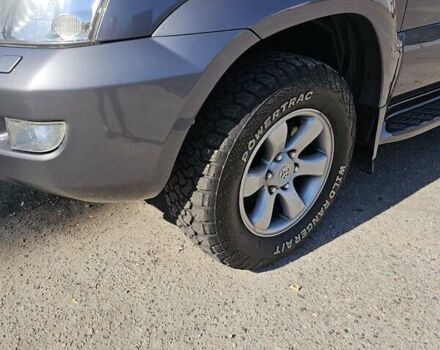 Серый Тойота Ленд Крузер Прадо, объемом двигателя 4 л и пробегом 257 тыс. км за 17000 $, фото 7 на Automoto.ua