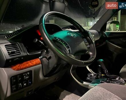 Сірий Тойота Ленд Крузер Прадо, об'ємом двигуна 4 л та пробігом 299 тис. км за 13500 $, фото 23 на Automoto.ua
