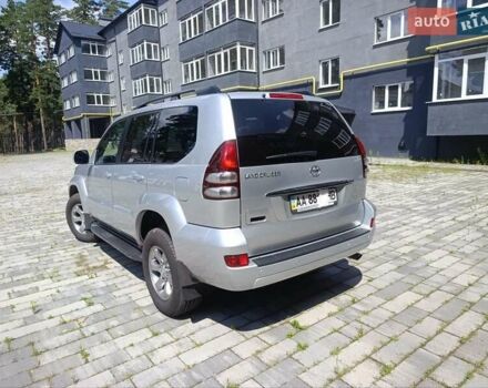 Серый Тойота Ленд Крузер Прадо, объемом двигателя 4 л и пробегом 218 тыс. км за 18000 $, фото 80 на Automoto.ua