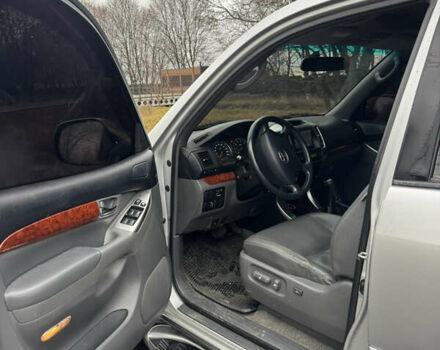 Серый Тойота Ленд Крузер Прадо, объемом двигателя 3.96 л и пробегом 193 тыс. км за 16600 $, фото 14 на Automoto.ua