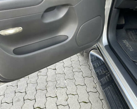 Серый Тойота Ленд Крузер Прадо, объемом двигателя 4 л и пробегом 298 тыс. км за 16500 $, фото 12 на Automoto.ua