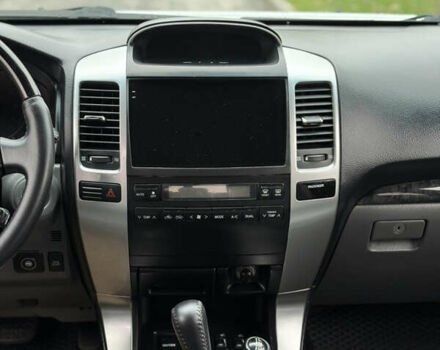 Серый Тойота Ленд Крузер Прадо, объемом двигателя 4 л и пробегом 330 тыс. км за 13350 $, фото 27 на Automoto.ua