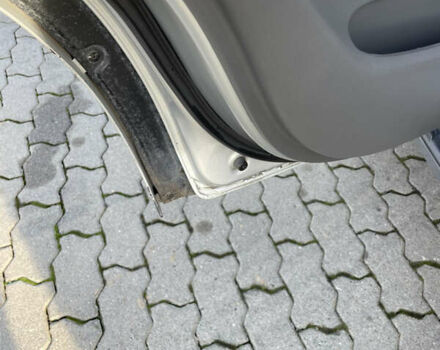 Серый Тойота Ленд Крузер Прадо, объемом двигателя 4 л и пробегом 298 тыс. км за 16500 $, фото 4 на Automoto.ua