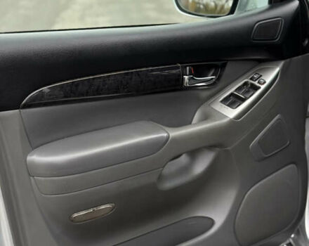 Серый Тойота Ленд Крузер Прадо, объемом двигателя 4 л и пробегом 330 тыс. км за 13350 $, фото 16 на Automoto.ua