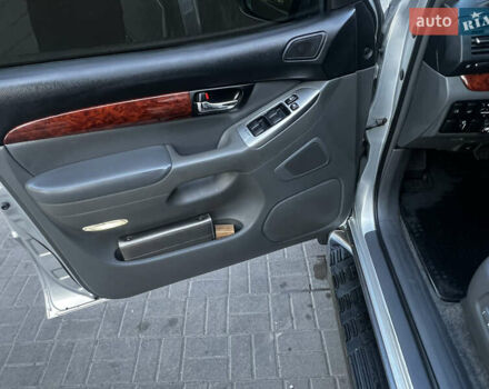 Серый Тойота Ленд Крузер Прадо, объемом двигателя 3.96 л и пробегом 200 тыс. км за 15900 $, фото 8 на Automoto.ua