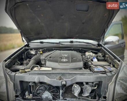Серый Тойота Ленд Крузер Прадо, объемом двигателя 4 л и пробегом 245 тыс. км за 17000 $, фото 12 на Automoto.ua