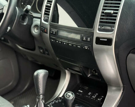 Серый Тойота Ленд Крузер Прадо, объемом двигателя 4 л и пробегом 330 тыс. км за 13350 $, фото 20 на Automoto.ua