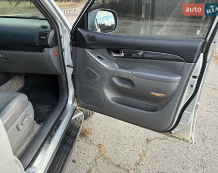 Серый Тойота Ленд Крузер Прадо, объемом двигателя 3.96 л и пробегом 270 тыс. км за 16800 $, фото 25 на Automoto.ua