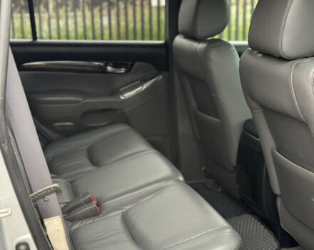 Серый Тойота Ленд Крузер Прадо, объемом двигателя 4 л и пробегом 330 тыс. км за 13350 $, фото 23 на Automoto.ua