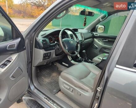 Серый Тойота Ленд Крузер Прадо, объемом двигателя 3.96 л и пробегом 430 тыс. км за 14500 $, фото 2 на Automoto.ua