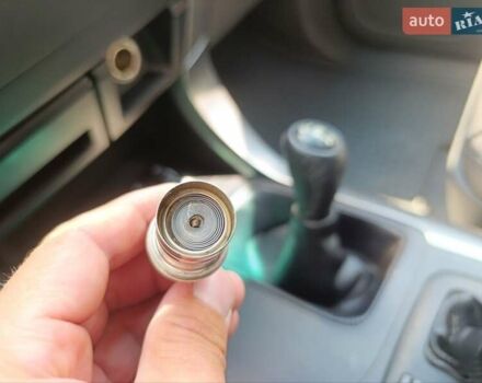 Серый Тойота Ленд Крузер Прадо, объемом двигателя 4 л и пробегом 218 тыс. км за 18000 $, фото 87 на Automoto.ua