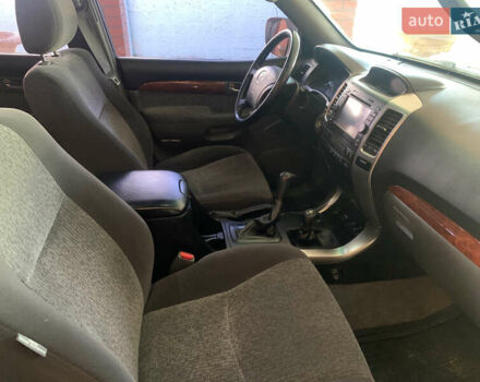 Сірий Тойота Ленд Крузер Прадо, об'ємом двигуна 3.96 л та пробігом 177 тис. км за 18500 $, фото 28 на Automoto.ua