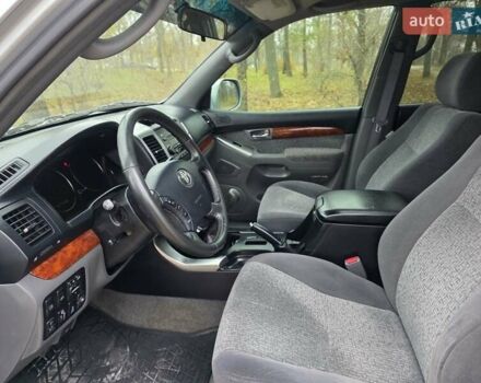 Серый Тойота Ленд Крузер Прадо, объемом двигателя 0 л и пробегом 220 тыс. км за 14500 $, фото 24 на Automoto.ua