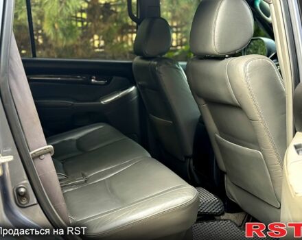 Серый Тойота Ленд Крузер Прадо, объемом двигателя 4 л и пробегом 195 тыс. км за 15800 $, фото 3 на Automoto.ua