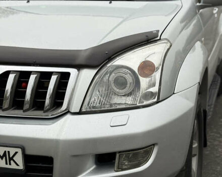 Серый Тойота Ленд Крузер Прадо, объемом двигателя 4 л и пробегом 330 тыс. км за 13350 $, фото 7 на Automoto.ua