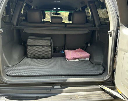 Серый Тойота Ленд Крузер Прадо, объемом двигателя 4 л и пробегом 360 тыс. км за 21000 $, фото 4 на Automoto.ua