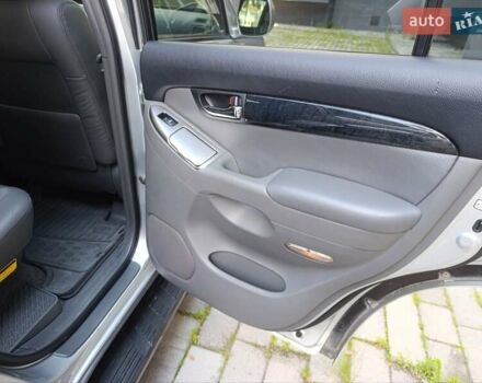 Серый Тойота Ленд Крузер Прадо, объемом двигателя 4 л и пробегом 218 тыс. км за 18000 $, фото 52 на Automoto.ua