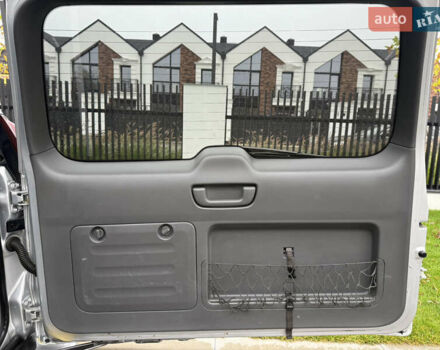 Серый Тойота Ленд Крузер Прадо, объемом двигателя 4 л и пробегом 330 тыс. км за 13350 $, фото 38 на Automoto.ua