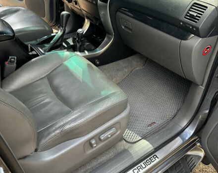 Серый Тойота Ленд Крузер Прадо, объемом двигателя 4 л и пробегом 360 тыс. км за 21000 $, фото 18 на Automoto.ua