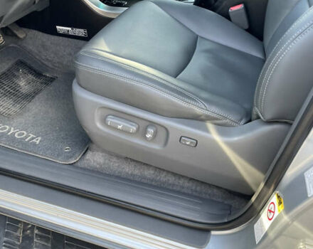 Серый Тойота Ленд Крузер Прадо, объемом двигателя 4 л и пробегом 298 тыс. км за 16500 $, фото 11 на Automoto.ua