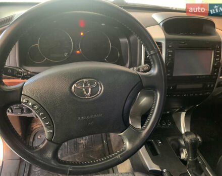 Сірий Тойота Ленд Крузер Прадо, об'ємом двигуна 3.96 л та пробігом 177 тис. км за 18500 $, фото 25 на Automoto.ua