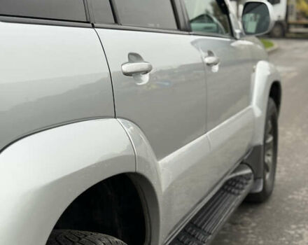 Серый Тойота Ленд Крузер Прадо, объемом двигателя 4 л и пробегом 330 тыс. км за 13350 $, фото 8 на Automoto.ua