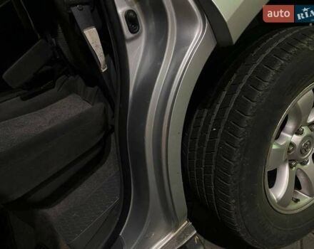 Сірий Тойота Ленд Крузер Прадо, об'ємом двигуна 4 л та пробігом 299 тис. км за 13500 $, фото 28 на Automoto.ua