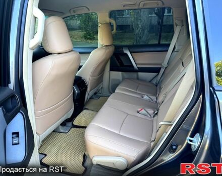 Серый Тойота Ленд Крузер Прадо, объемом двигателя 2.7 л и пробегом 255 тыс. км за 21900 $, фото 8 на Automoto.ua