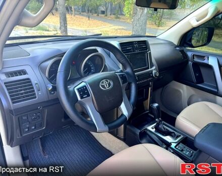 Серый Тойота Ленд Крузер Прадо, объемом двигателя 2.7 л и пробегом 255 тыс. км за 21900 $, фото 3 на Automoto.ua