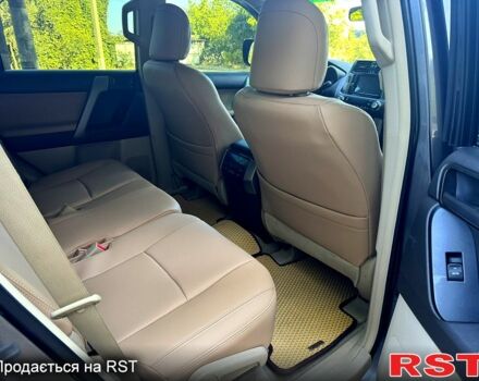 Серый Тойота Ленд Крузер Прадо, объемом двигателя 2.7 л и пробегом 255 тыс. км за 21900 $, фото 7 на Automoto.ua