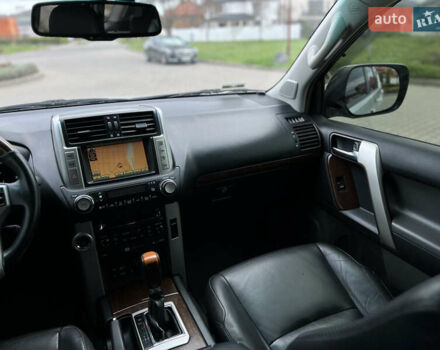 Серый Тойота Ленд Крузер Прадо, объемом двигателя 4 л и пробегом 220 тыс. км за 24300 $, фото 24 на Automoto.ua