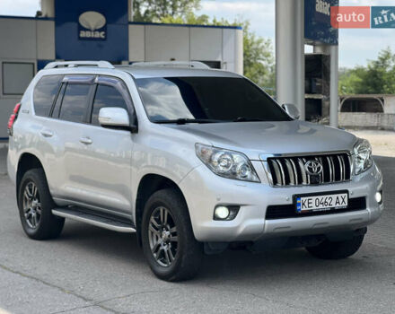 Серый Тойота Ленд Крузер Прадо, объемом двигателя 4 л и пробегом 256 тыс. км за 23900 $, фото 2 на Automoto.ua