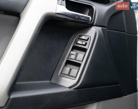 Сірий Тойота Ленд Крузер Прадо, об'ємом двигуна 3.96 л та пробігом 232 тис. км за 22900 $, фото 19 на Automoto.ua