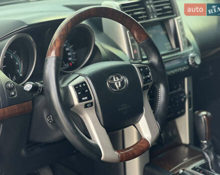 Серый Тойота Ленд Крузер Прадо, объемом двигателя 4 л и пробегом 256 тыс. км за 23900 $, фото 21 на Automoto.ua