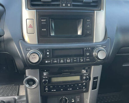 Серый Тойота Ленд Крузер Прадо, объемом двигателя 3 л и пробегом 478 тыс. км за 21500 $, фото 14 на Automoto.ua