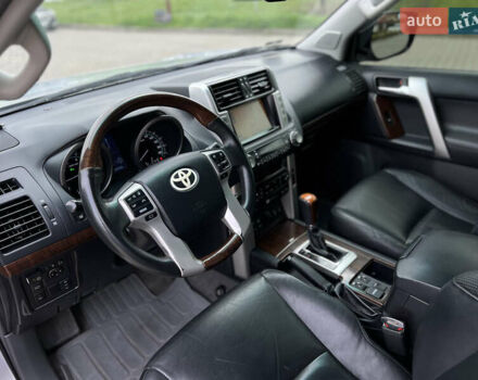 Серый Тойота Ленд Крузер Прадо, объемом двигателя 4 л и пробегом 220 тыс. км за 24300 $, фото 21 на Automoto.ua