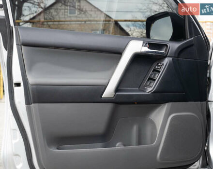 Сірий Тойота Ленд Крузер Прадо, об'ємом двигуна 3.96 л та пробігом 232 тис. км за 22900 $, фото 18 на Automoto.ua