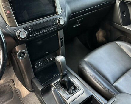 Серый Тойота Ленд Крузер Прадо, объемом двигателя 3 л и пробегом 320 тыс. км за 18200 $, фото 10 на Automoto.ua