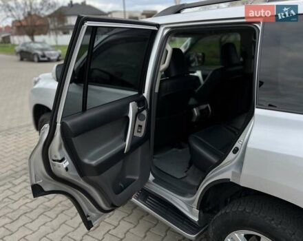 Серый Тойота Ленд Крузер Прадо, объемом двигателя 4 л и пробегом 220 тыс. км за 24300 $, фото 37 на Automoto.ua