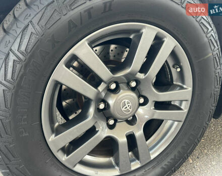 Серый Тойота Ленд Крузер Прадо, объемом двигателя 4 л и пробегом 256 тыс. км за 23900 $, фото 10 на Automoto.ua