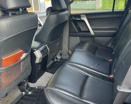 Серый Тойота Ленд Крузер Прадо, объемом двигателя 3 л и пробегом 478 тыс. км за 21500 $, фото 13 на Automoto.ua