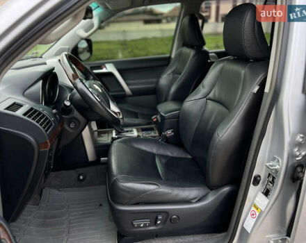 Серый Тойота Ленд Крузер Прадо, объемом двигателя 4 л и пробегом 220 тыс. км за 24300 $, фото 20 на Automoto.ua